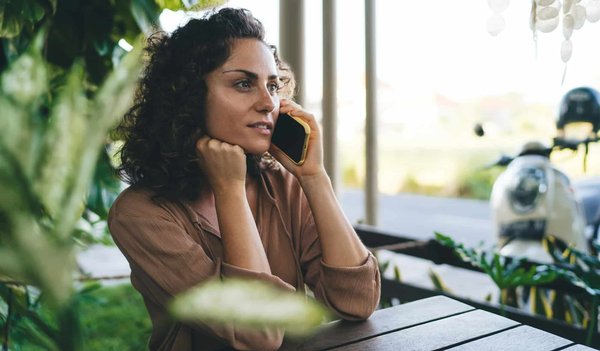 What are the detailed steps for setting up a UK-based renewable energy consultancy?